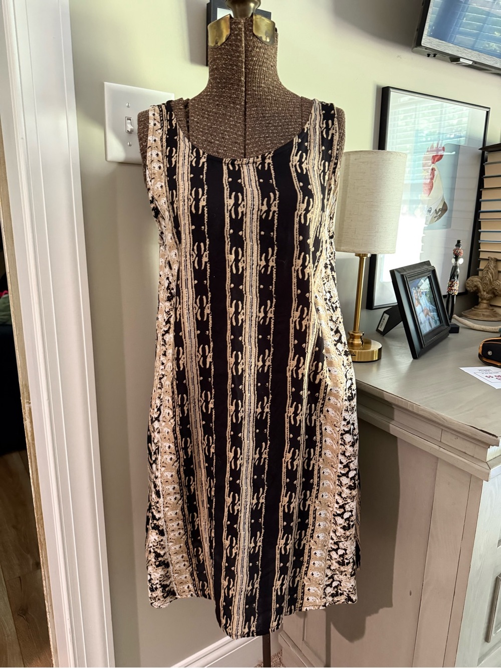 Elegant Strapless Black and Cream Printed Shift Dress